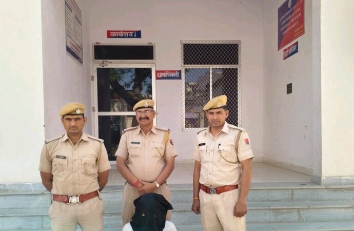 वृद्धा से मारपीट कर चोरी की घटना का 24 घंटे में खुलासा
