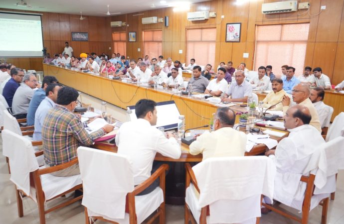 नई पेयजल योजनाएं बनाने से पहले भविष्य की आवश्यकताओं का रखें विशेष ध्यान