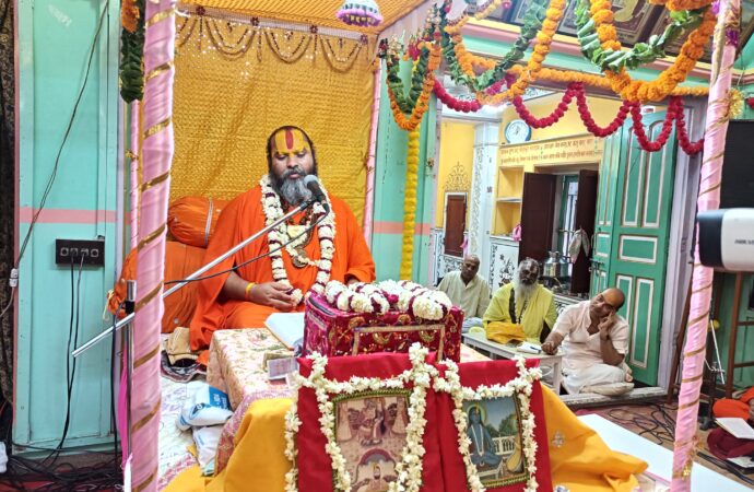 भागवत कथा में दी पहलगाम के मृतकों को श्रद्धांजलि