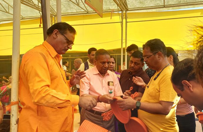 गोविंद देवजी मंदिर में श्रद्धालुओं को बांटे परिंडे