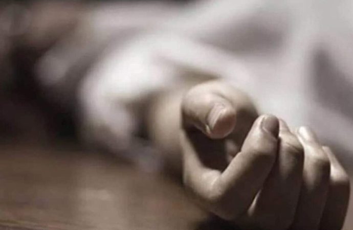 सीतामढ़ी : किशोरी की गला रेतकर हत्या