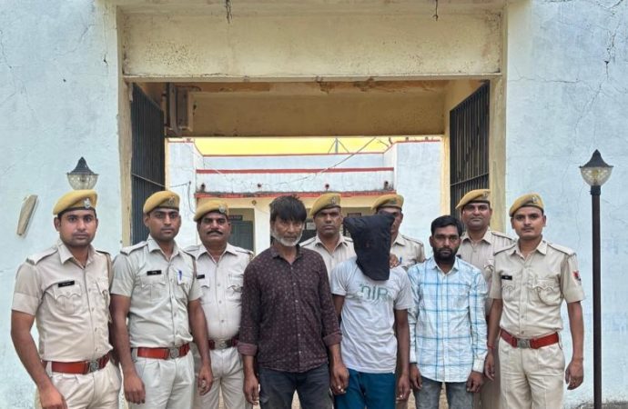 ज्वेलर्स के साथ हुई लूट का किया खुलासा