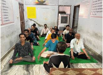 नशा मुक्ति केन्द्र को भेंट की पेयजल मशीन