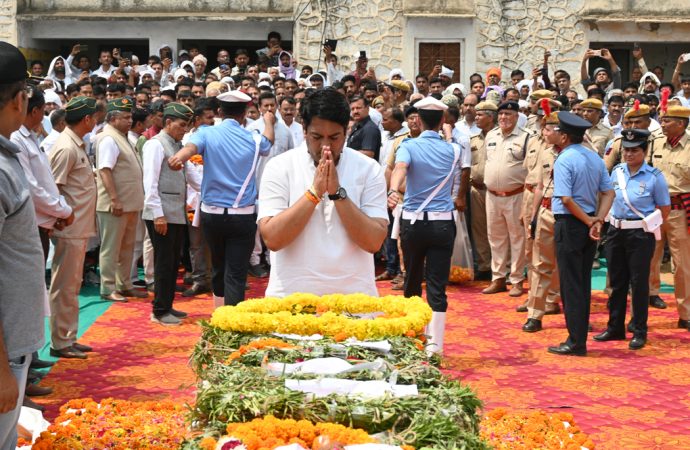 शहीद सुरेन्द्र कुमार मोगा का पूर्ण राजकीय सम्मान के साथ किया गया अंतिम संस्कार