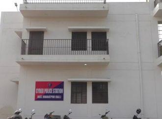 अरबों रुपये की साइबर ठगी करने वाले गिरोह के तीन आरोपी गिरफ्तार