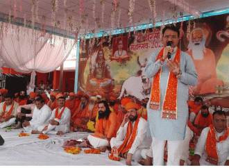उप मुख्यमंत्री डॉ. प्रेमचंद बैरवा सीकर जिले के गाड़ोदा आए- गुलाब जती महाराज की बरसोदी महोत्सव कार्यक्रम में हुए शामिल, संतों का लिया आशीर्वाद