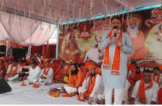 उप मुख्यमंत्री डॉ. प्रेमचंद बैरवा सीकर जिले के गाड़ोदा आए- गुलाब जती महाराज की बरसोदी महोत्सव कार्यक्रम में हुए शामिल, संतों का लिया आशीर्वाद
