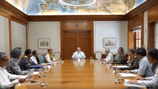 मोदी के आवास पर उच्च स्तरीय बैठक, शाह भी हुए शामिल