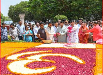 स्व. श्री भैरोंसिंह शेखावत की पुण्यतिथि पर मुख्यमंत्री ने पुष्पांजलि अर्पित की