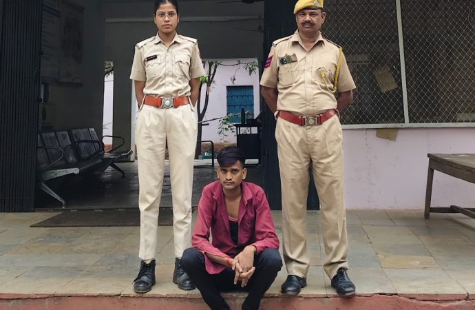 1 लाख रूपये के ईनामी को आश्रय देने वाला अभियुक्त गिरफ्तार