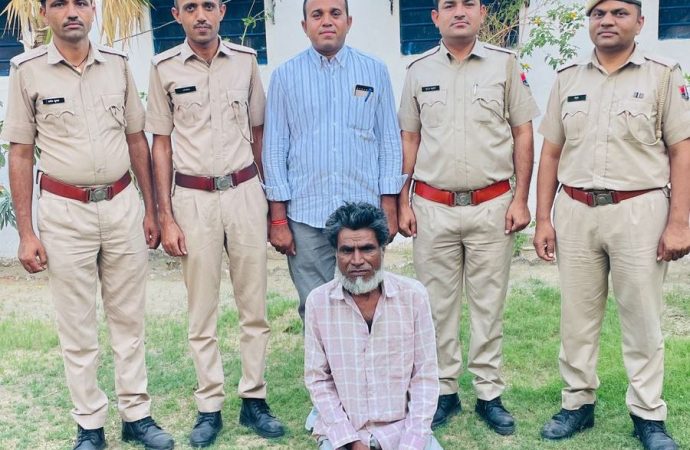 16 वर्षो से नाम, पहनावा व धर्म बदलकर स्थायी वारंटी व हिस्ट्रीशीटर भीख मांग कर काट रहा था फरारी