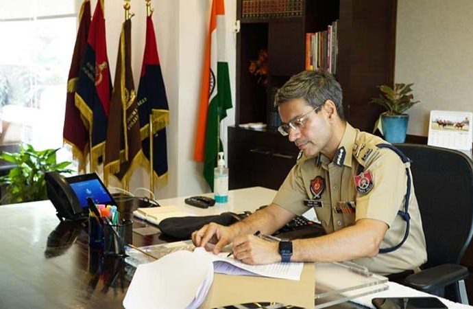 पाकिस्तान स्थित हैंडलर को सेना की संवेदनशील जानकारी लीक करने के आरोप में दो गिरफ्तार