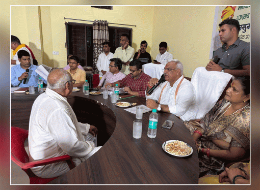 अकबरपुर में रात्रि चौपालः जिला प्रभारी मंत्री ने सुनी आमजन की परिवेदनाएं —गम्भीर नदी पर जल पूजन कर जल संरक्षण के महत्व को दर्शाया