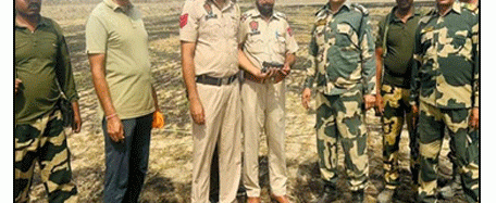 तरनतारन सीमा पर हेरोइन, पिस्तौल के पुर्जे बरामद