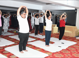 हजारों नागरिकों ने किया सामूहिक योगाभ्यास, गूंजा “एक पृथ्वी, एक स्वास्थ्य“ का संदेश —जिला स्तरीय योग कार्यक्रम में प्रभारी मंत्री गौतम दक सहित जनप्रतिनिधि, अधिकारी व आमजन ने लिया योग का संकल्प —प्रतिदिन योग कर तन मन को रखे स्वस्थः प्रभारी मंत्री
