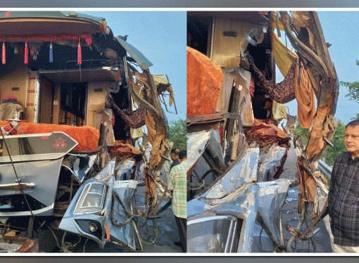 आगरा- लखनऊ एक्सप्रेसवे पर डबल डेकर बस ट्रक से टकराई ,तीन की मौत