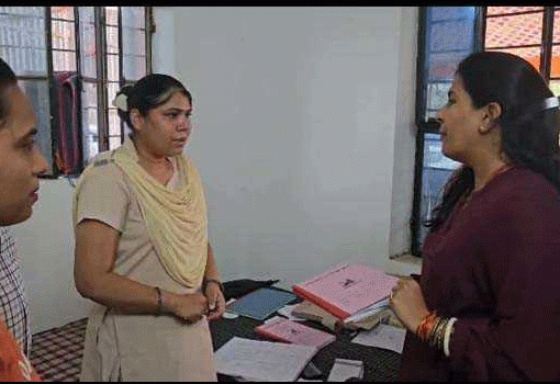 सौम्या ने बाढ नियंत्रण केंद्र का किया औचक निरीक्षण