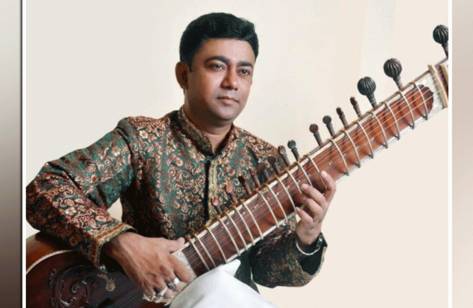 फनकार मुजतबा हसन ने सितार पर सुरों की बौछारों से श्रोताओं को जमकर भिगोया