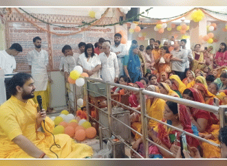 पाटोत्सव पर वृंदावन शैली की बधाइयों से गूंजा श्री निम्बार्क निकुंज बिहारी मंदिर