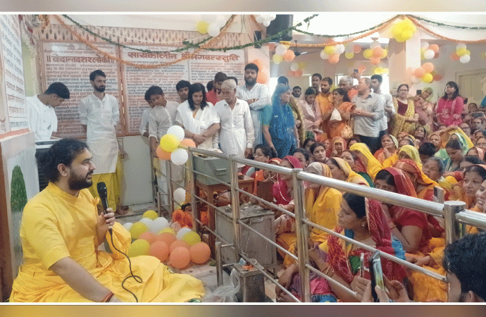 पाटोत्सव पर वृंदावन शैली की बधाइयों से गूंजा श्री निम्बार्क निकुंज बिहारी मंदिर