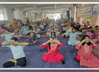 “*स्वास्थ्य और शांति का संदेश: महाविद्यालय में योग दिवस का आयोजन*