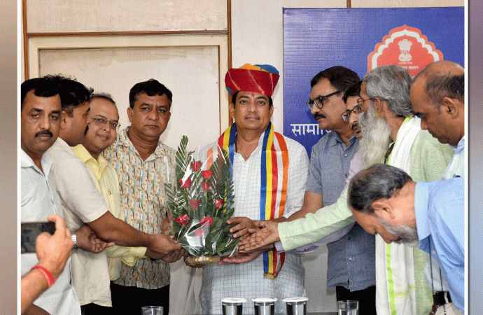 अनुसूचित जाति के उत्थान के लिए राज्य सरकार कृत-संकल्पित -सामाजिक न्याय एवं अधिकारिता मंत्री —अनुसूचित जाति के प्रबुद्धजनों-नागरिकों के साथ सामाजिक न्याय मंत्री ने ली बैठक