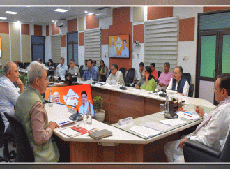 मुख्यमंत्री ने आपदा राहत प्रबंधन की बैठक ली— निरंतर बारिश के चलते अधिकारी रहें अलर्ट मोड पर— सतर्कता और संवेदनशीलता के साथ बचाव एवं राहत कार्यों में लाएं तेजी— आपदा राहत टीम जलभराव वाले क्षेत्रों की करें सतत निगरानी— आमजन किसी भी आपदा की स्थिति में बाढ़ नियंत्रण कक्ष में तुरंत करें सूचित – मुख्यमंत्री भजनलाल शर्मा – आपदा की स्थिति में राज्य स्तरीय हेल्पलाइन नंबर 1070 तथा 112 एवं जिला स्तरीय हेल्पलाइन नंबर 1077 पर करें संपर्क