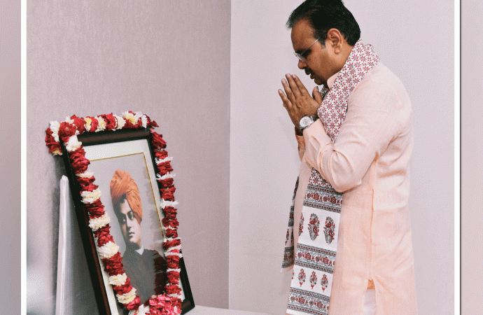 मुख्यमंत्री  भजनलाल शर्मा ने स्वामी विवेकानंद जी को पुण्यतिथि पर किया नमन’ -मुख्यमंत्री निवास पर विवेकानंद जी के चित्र समक्ष अर्पित की श्रद्धांजलि