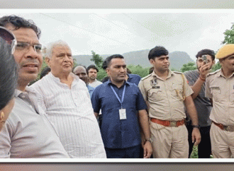 आपदा प्रबंधन मंत्री डॉ. किरोड़ी ने किया सवाई माधोपुर में बाढ़ प्रभावित क्षेत्रों का दौरा, पीड़ितों को दिलाया हरसंभव मदद का भरोसा, उघाड़ पुलिया के पुनर्निर्माण के दिए निर्देश