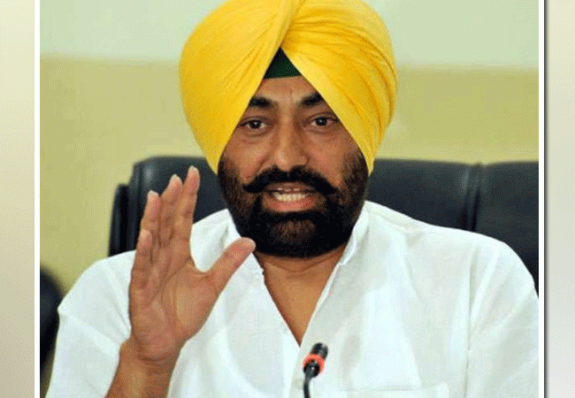 आप कॉर्पोरेट कारोबारियों और धनी उद्योगपतियों की पार्टी बन गई है-खैरा