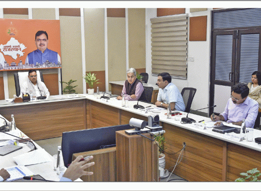 ‘Rising Rajasthan’ MoU Review Meeting Hon’ble CM Bhajan Lal Sharma: MoUs worth more than INR 4 lakh crore have commenced ground-breaking Chief Minister directs officials to chart a roadmap for expeditious implementation of solar, battery storage projects Chief Minister directs officials to work on mission mode for expeditious implementation of investment MoUs