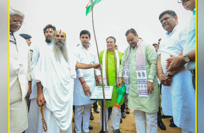 हरियाली तीज पर जयपुर जिला प्रशासन ने कायम किया पौधारोपण का रिकॉर्ड – मुख्यमंत्री भजनलाल शर्मा की प्रेरणा से जयपुर में लक्ष्य से दोगुना हुआ पौधारोपण – मिशन हरियालो राजस्थान के तहत पौधारोपण में प्रदेश के 41 जिलों में जयपुर अव्वल – जिला कलक्टर डॉ. जितेन्द्र कुमार सोनी के नेतृत्व में मिशन मोड पर हुआ पौधारोपण – प्रभावी कार्ययोजना एवं नियमित मॉनिटरिंग के चलते टीम जिला प्रशासन के प्रयास लाए रंग – 42 लाख 2 हजार 139 पौधारोपण कर हरित जयपुर की ओर बढ़ाया मजबूत कदम – विभागों, निकायों, निगमों ने सहयोग, समन्वय एवं स्वस्थ प्रतिस्पर्द्धा की पेश की मिसाल – जन भागीदारी से बदली तस्वीर, जयपुर में जन महोत्सव में तब्दील हुआ वन महोत्सव