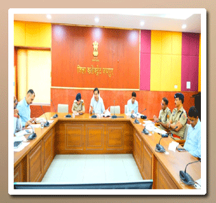 जयपुर जिला कलक्टर ने गैर मान्यता प्राप्त नशामुक्ति केंद्रों के खिलाफ प्रभावी कार्रवाई के निर्देश दिए— प्रतिबंधित दवाओं की बिक्री रोकने एवं जागरूकता अभियान चलाने के भी निर्देश