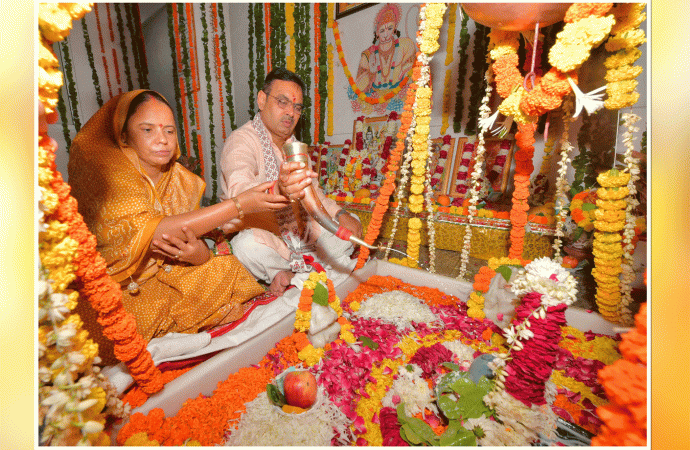 श्रावण मास का प्रथम सोमवार -मुख्यमंत्री भजनलाल शर्मा ने किया सहस्त्राभिषेक