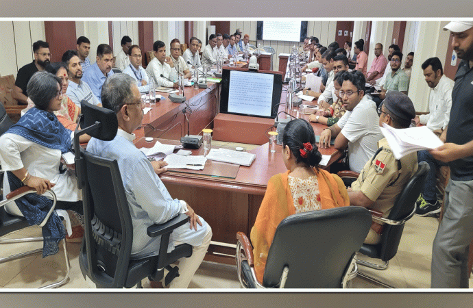 जनकल्याण की भावना से किए कार्य, अंतिम छोर पर बैठे व्यक्ति को मिला संबल, चिकित्सा एवं स्वास्थ्य मंत्री तथा बीकानेर जिला प्रभारी मंत्री गजेंद्र सिंह खींवसर ने ली बैठक, राज्य सरकार के डेढ़ वर्ष के कार्यकाल की उपलब्धियों की समीक्षा की, बजट घोषणाओं की जानी प्रगति