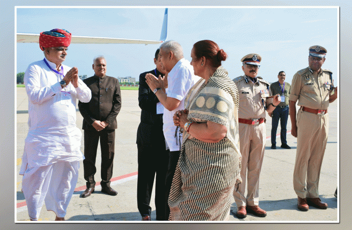 उपराष्ट्रपति  जगदीप धनखड़ को यूडीएच मंत्री  झाबर सिंह खर्रा ने जयपुर से प्रस्थान पर दी विदाई