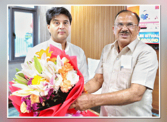 वासुदेव देवनानी की केंद्रीय संचार मंत्री ज्योतिरादित्य सिंधिया से मुलाकात —अजमेर में सडक चौडी करने के लिए बीएसएनएल और डाक घर कार्यालयों से जमीन दिलाने पर सकारात्‍मक चर्चा —देवनानी को सिंधिया ने समस्‍या समाधान के लिए किया आश्‍वस्‍त